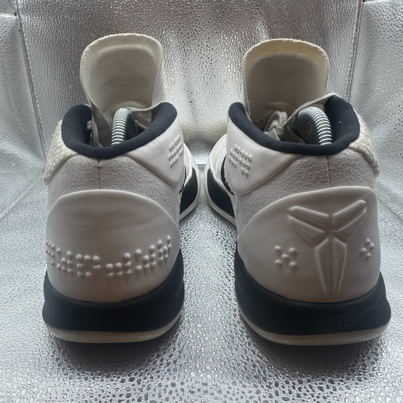 RARE 🚀 Size 11 Nike Kobe AD TB Promo Mens White Black Running Shoes 942521-001 - Picture 8 of 11